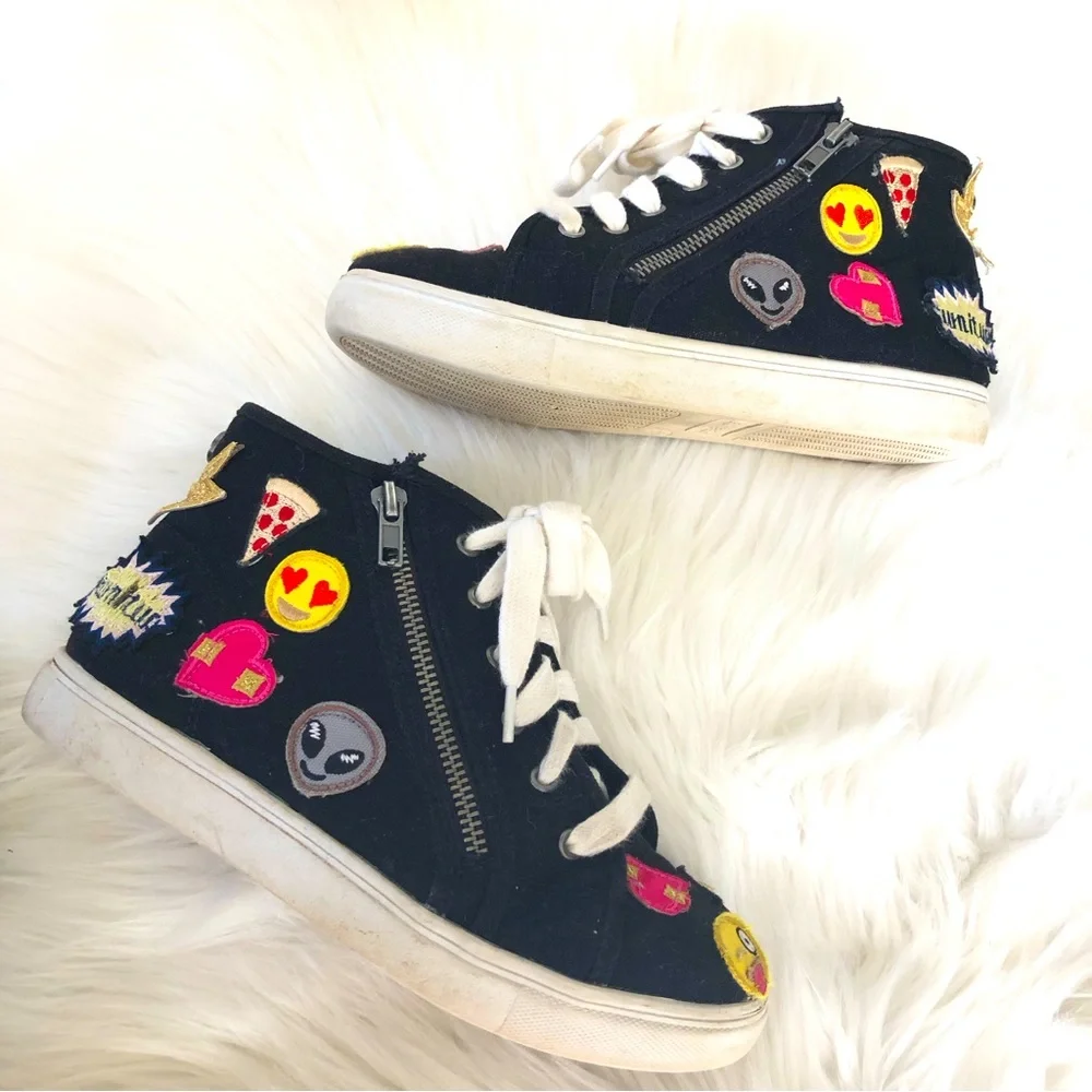 Steve Madden Girl’s Emoji Patch SideZipper High Top Sneakers Shoes, 4